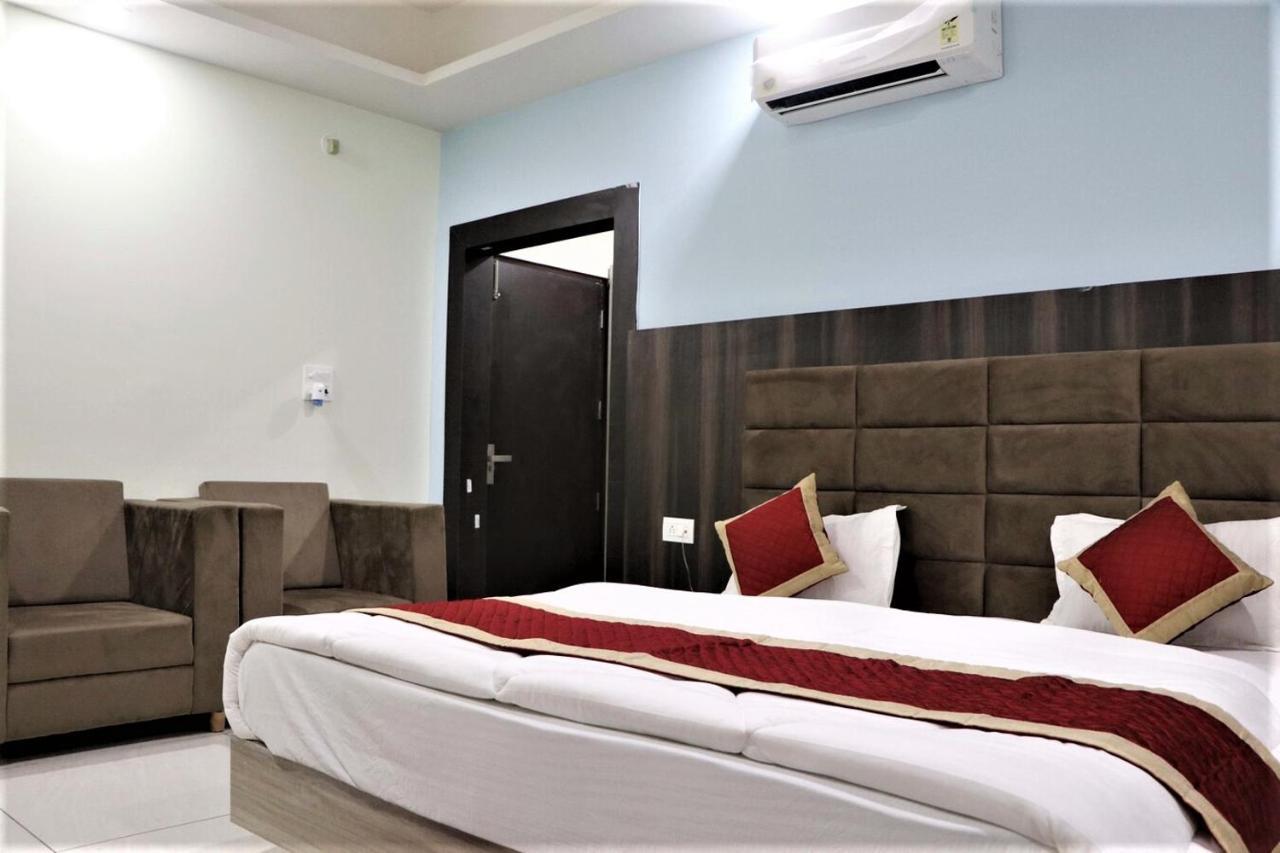 Hotel Blue Pine 하리드와르 외부 사진