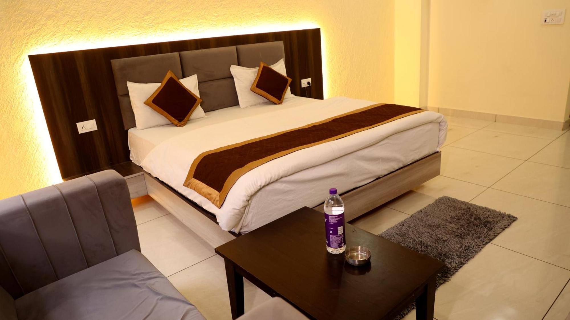Hotel Blue Pine 하리드와르 외부 사진